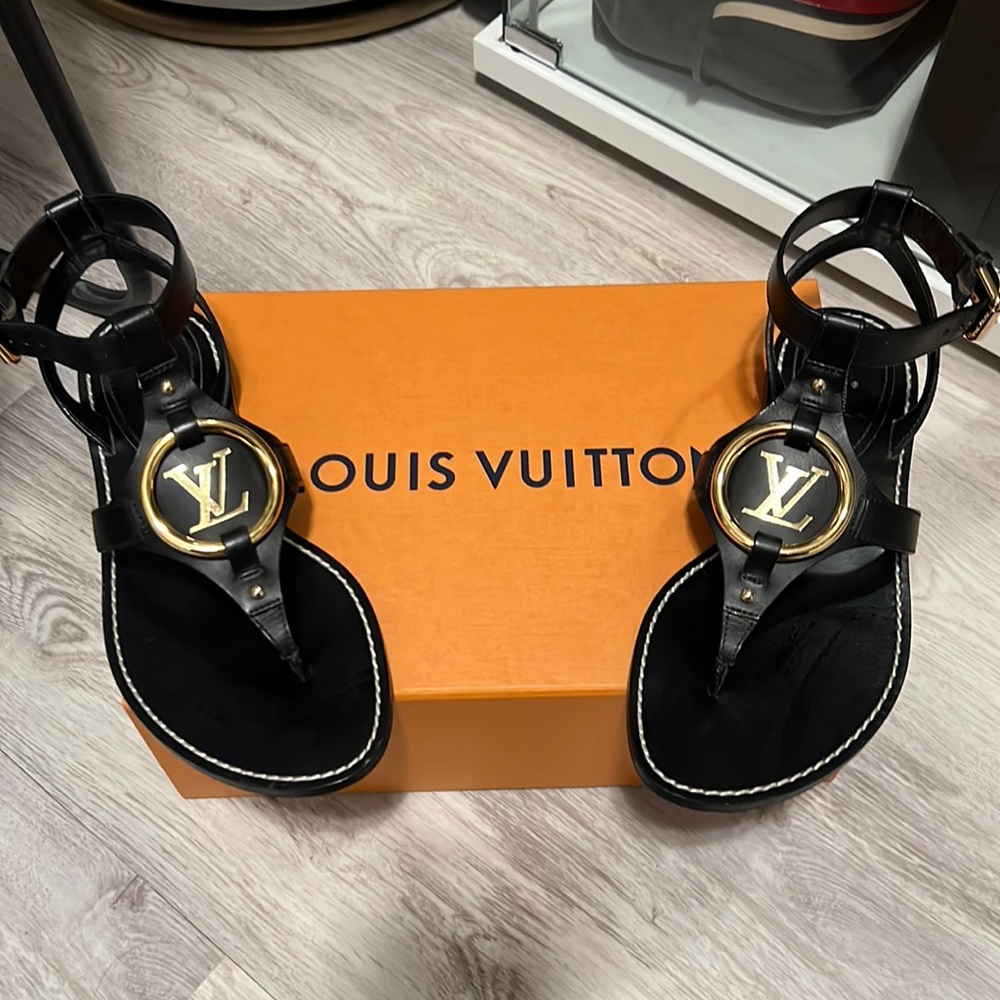 Louie Vuitton Sandals